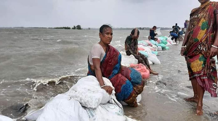 ঝড় তীব্র না হলেও বড় ক্ষতির ঝুঁকি উপকূলে